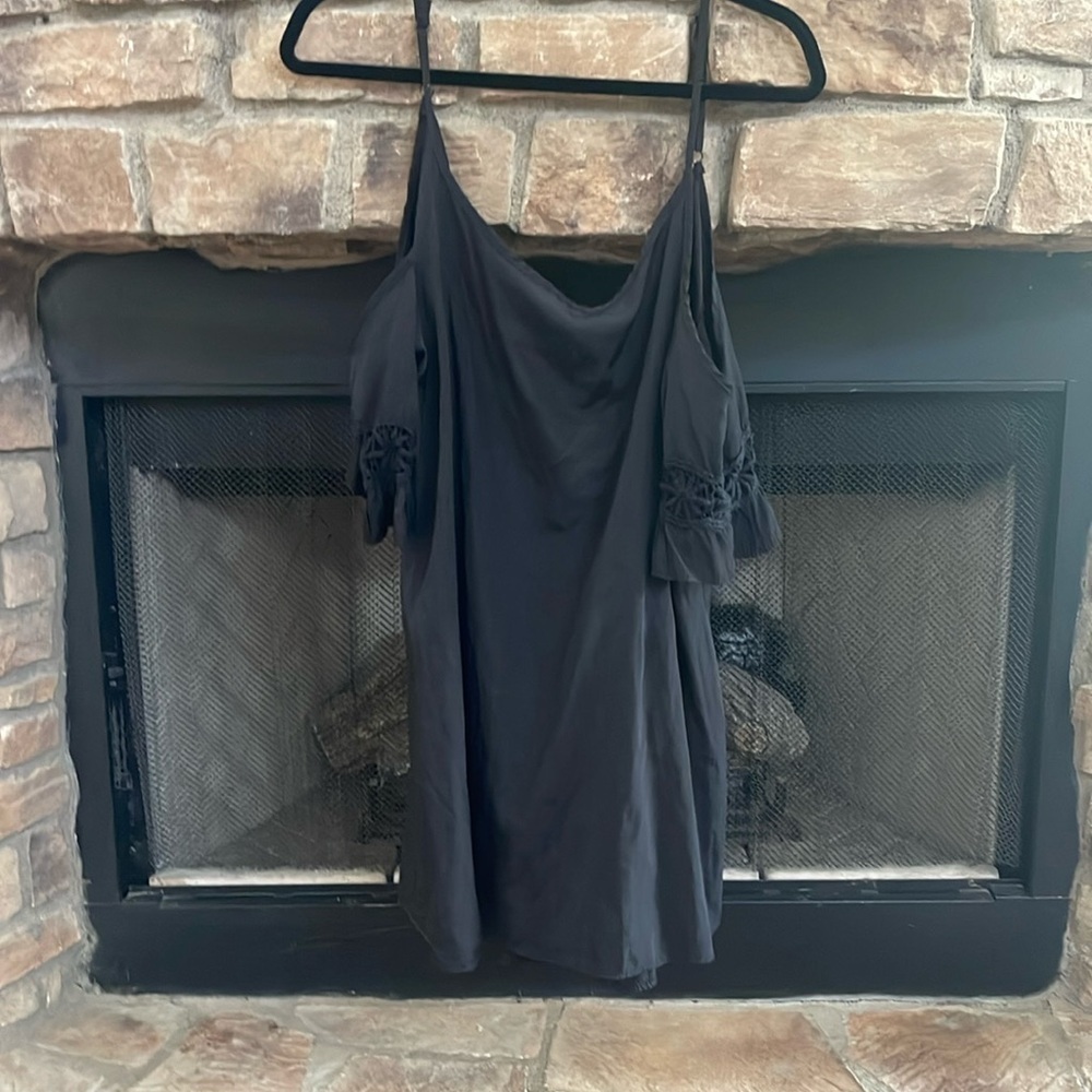 PERSUN black cold shoulder black top or short dress with lace sleeves. Large